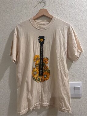71. Melissa Etheridge Band Tee 🎸